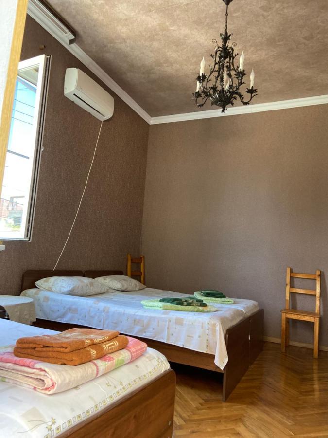 Уютный Дворик Sukhumi Exterior foto